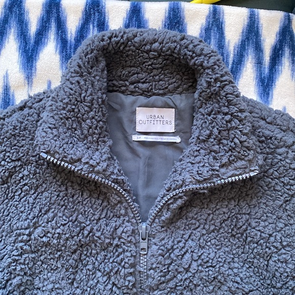 UO Willow Fuzzy Drawstring Teddy Jacket in Charcoal - Picture 4 of 7